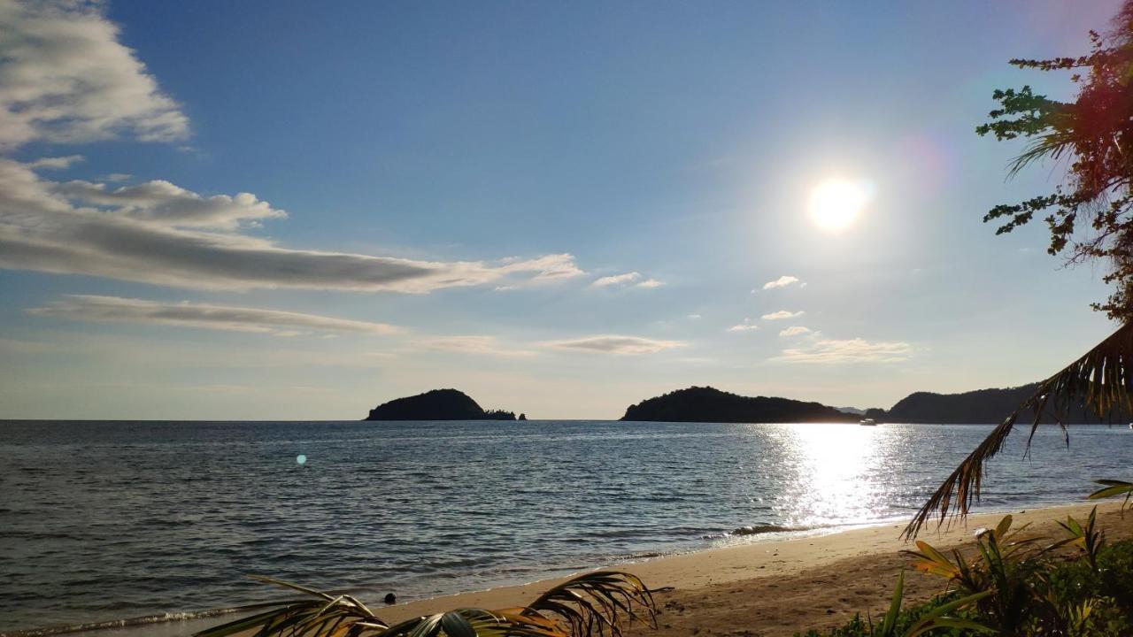 Monkey Island Resort Мак Экстерьер фото
