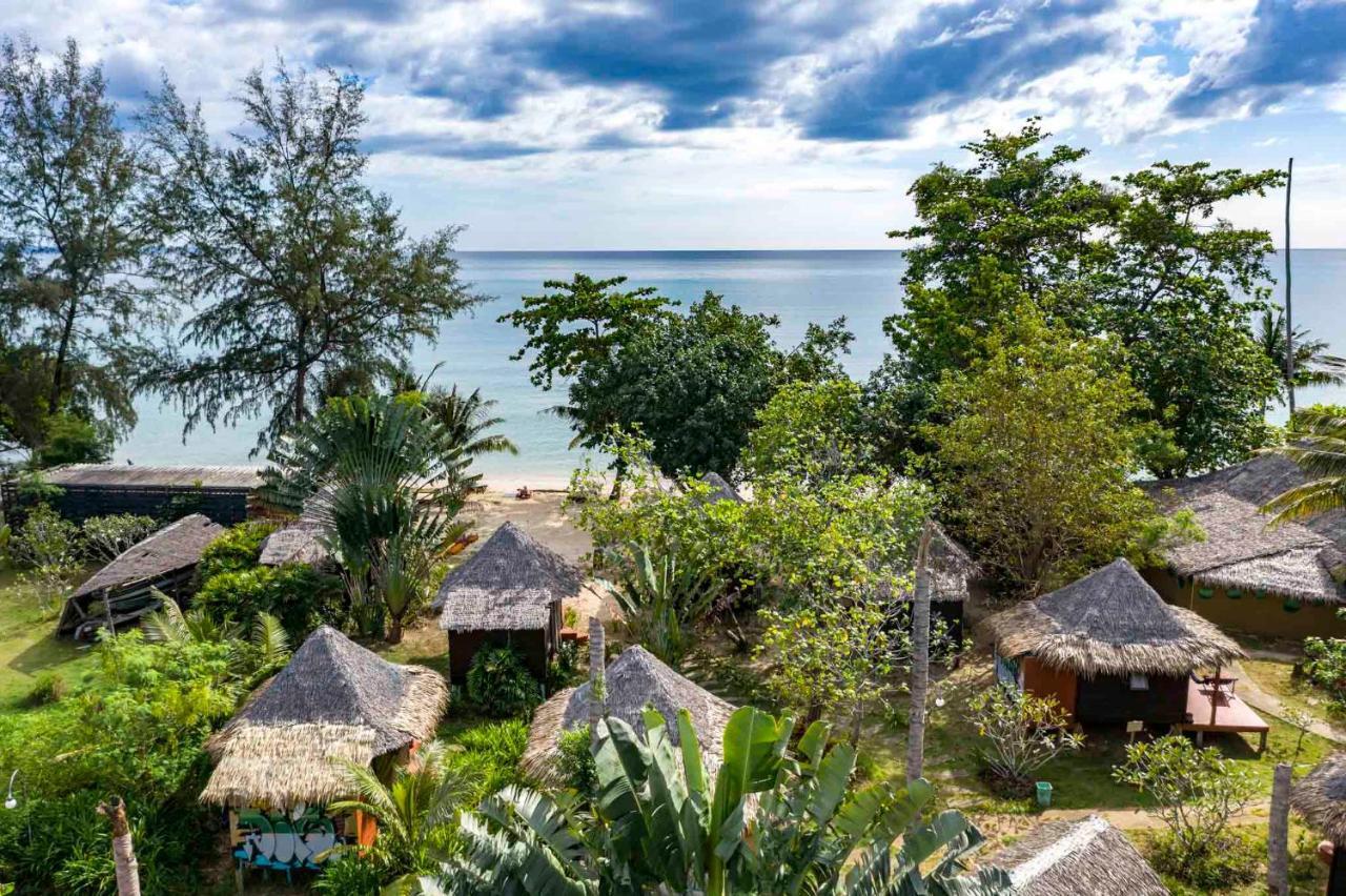 Monkey Island Resort Мак Экстерьер фото