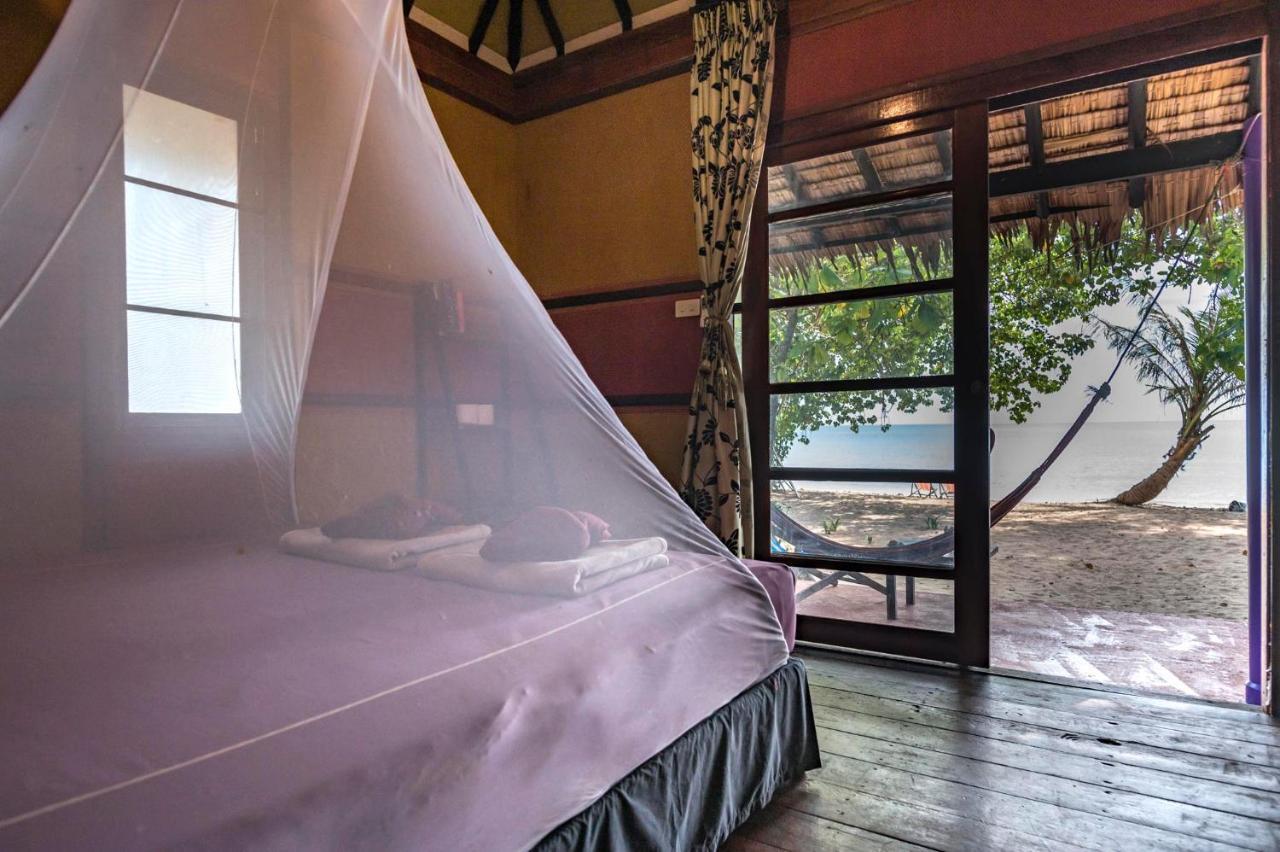 Monkey Island Resort Мак Экстерьер фото